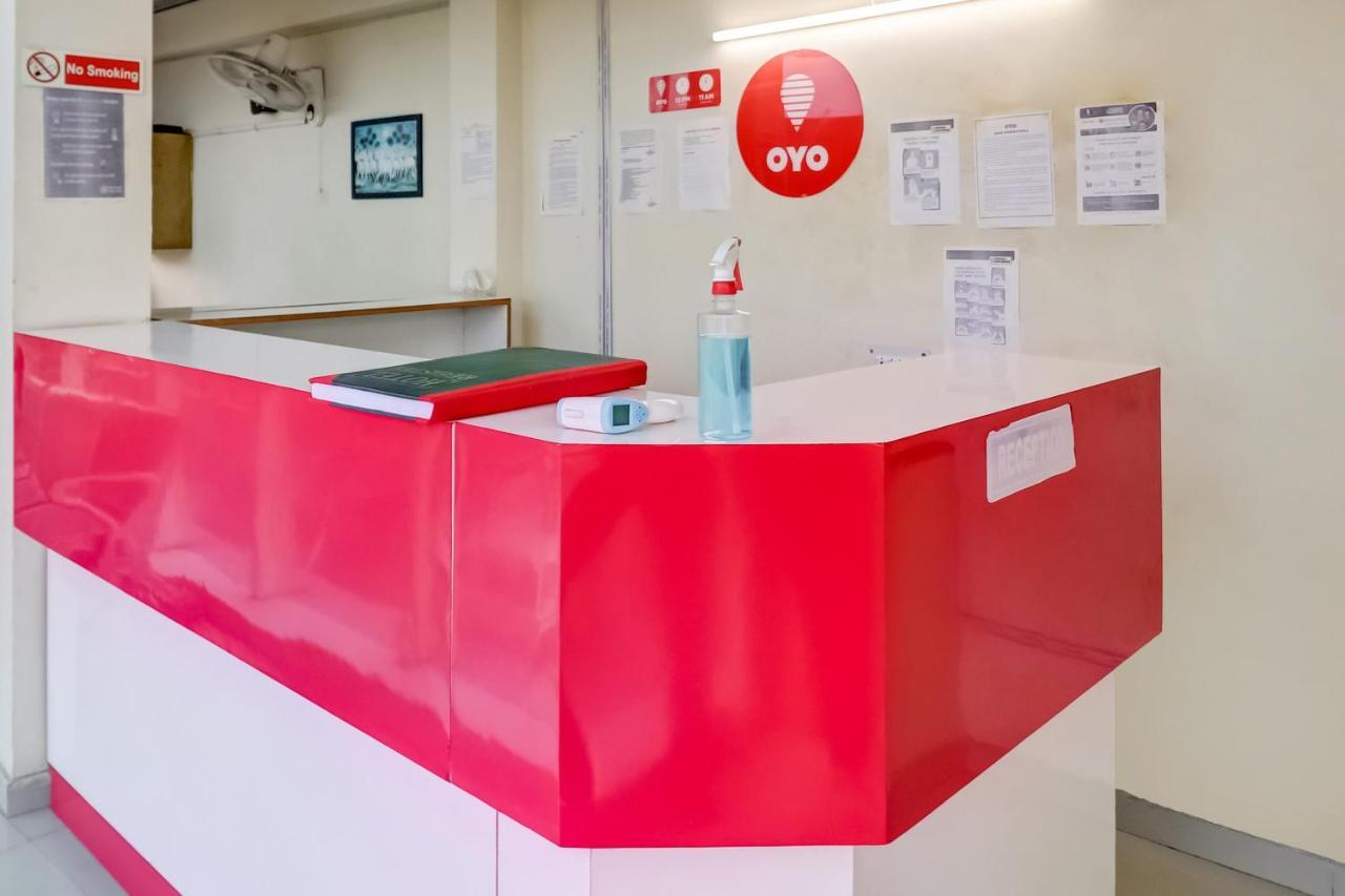 Oyo10877Rk公寓酒店 古尔冈 外观 照片