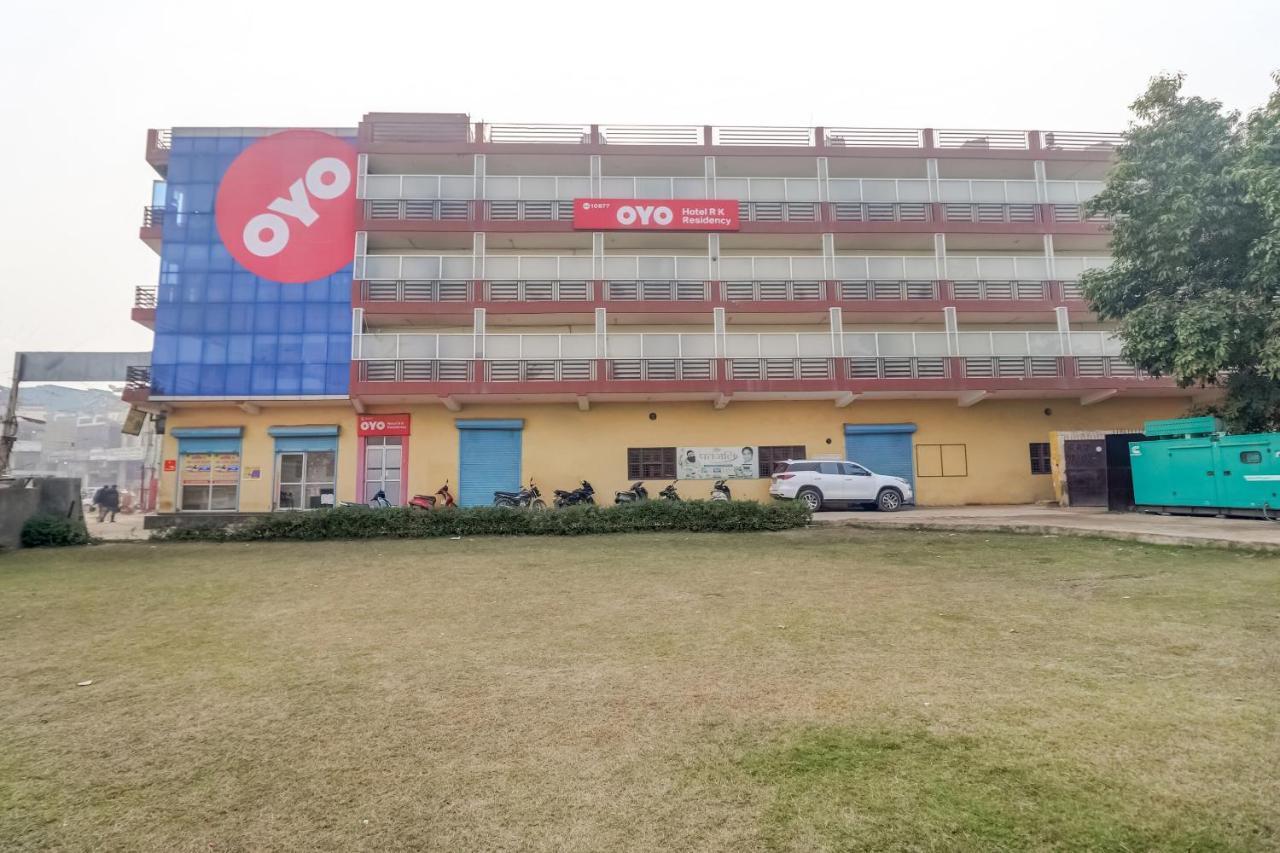 Oyo10877Rk公寓酒店 古尔冈 外观 照片